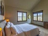 "Gorge Panorama" - Luxury Craftsman Home with Breathtaking Columbia River Views Hotels in Mosier