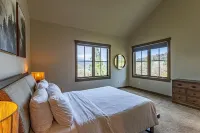 "Gorge Panorama" - Luxury Craftsman Home with Breathtaking Columbia River Views