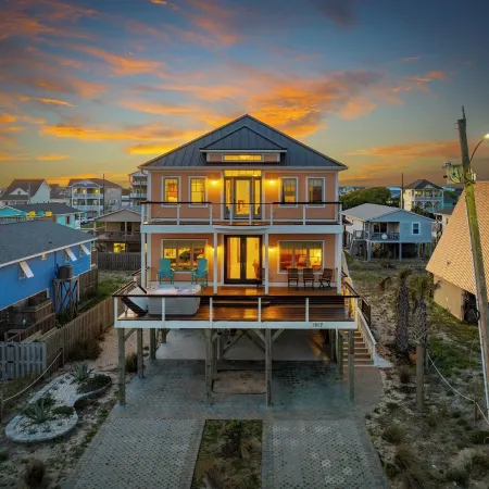Surf City Shores / Ocean Views, Hot Tub & Beach Access