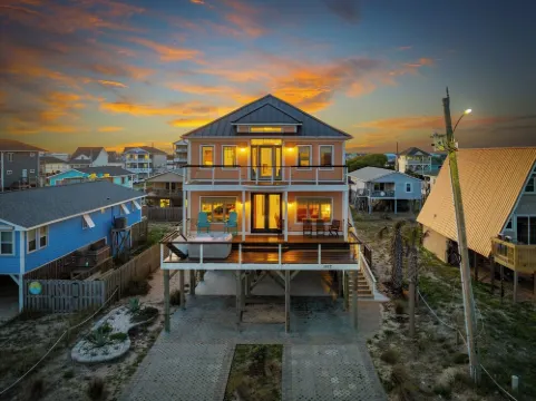 Surf City Shores / Ocean Views, Hot Tub & Beach Access