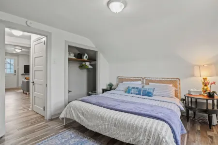 Charming 1-bedroom apartment with workspace in central Hatfield