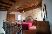 Podere di Emore - n. 1 - App. on the Francigena with swimming pool and Wi Fi