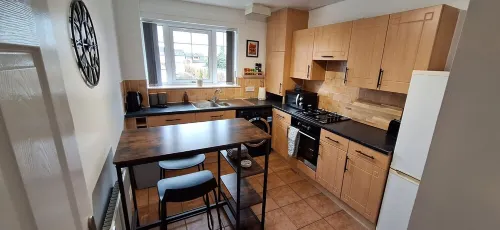 2 Bedroom flat with great Glasgow/Edinburgh connections. Hotels in Coatbridge