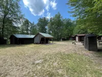 Mini Cabin Paradise -15 individual cabins with Access to Private Lake