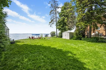 30 Night Rental - Quaint Country Charm 45 Minutes from Toronto