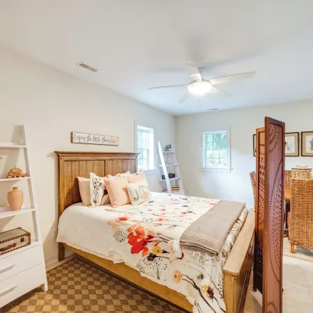 1 Mi to Indiana Dunes NP: Spacious Gary Home!