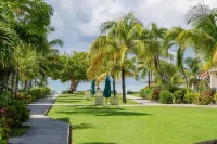 Romantic Antigua Getaway – Oceanfront Condo with Resort Amenities