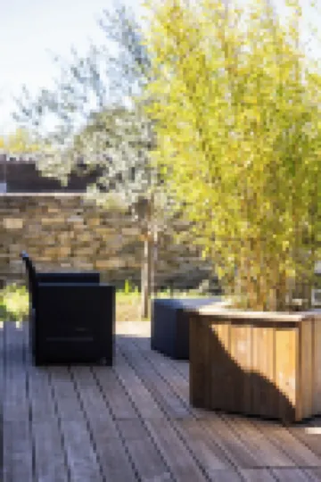 Located 5 minutes from the historic center of Uzès, in a wooded setting with swimming pool.