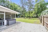 Spacious 4-bedroom house with WiFi and Large Patio in charming Goose Creek