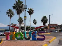 Single house in front of the lake Hotels in Jojutla
