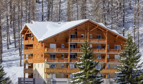 Apartment for 4 people. Swimming pool. Garage.