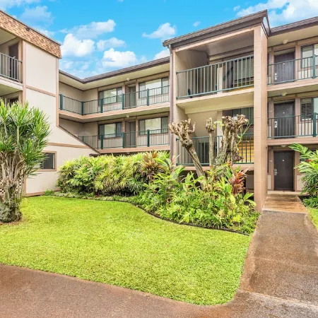 Ocean Front, Ground Level 1 Bedroom with King, Sleeps 4, with Cold AC