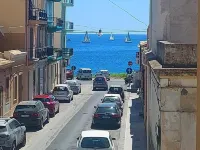 Fabulous apartment, sea view ideal for families & groups of friends.