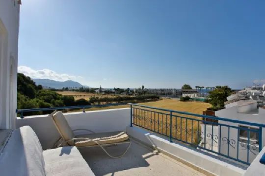 HORIZON-Amazing location, Sea&Nature View, 2BR,Large Balcony