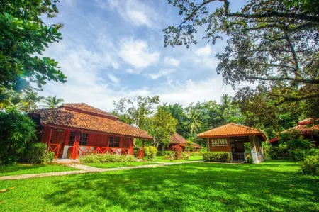 The Satwa Elephant Ecolodge Отели в г. East Lampung Regency