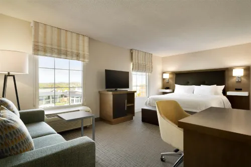 Hampton Inn & Suites Newport/Middletown - parking