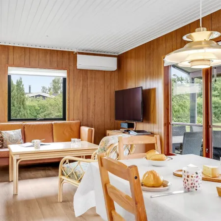 "Fulk" - 150m from the sea Hotels in Strøby