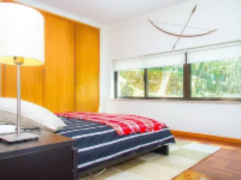Liiiving in Caminha | Oak Tree Chill House Hotels in Venade
