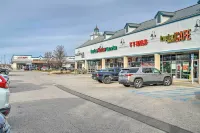 All-Season Grand Haven Getaway with Deck! - Wifi