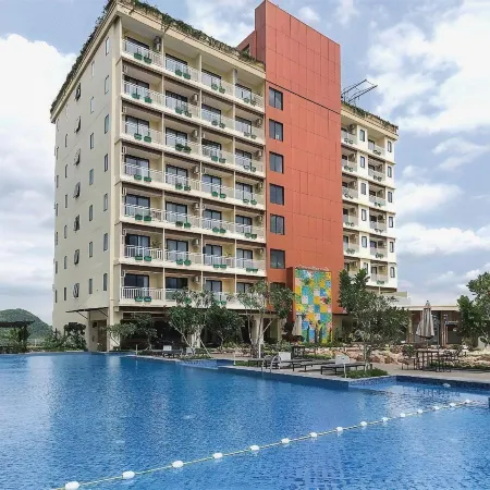 Senyum World Hotel