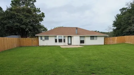 Beautiful 3/2 Home, quiet location, close proximity to Texas A&M University