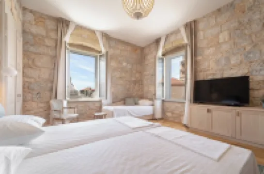 Tifani Luxury Rooms 3