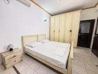 Gondolas Home Stay Hotels in Gonawala