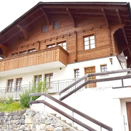 Vacation apartment with beautiful mountain views in a prime location