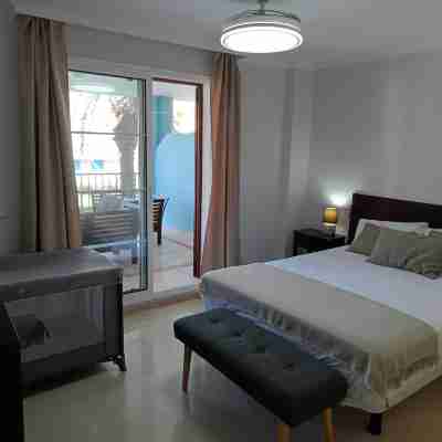 Charming 3 Bedroom Apartment in Puerto Sotogrande Rooms