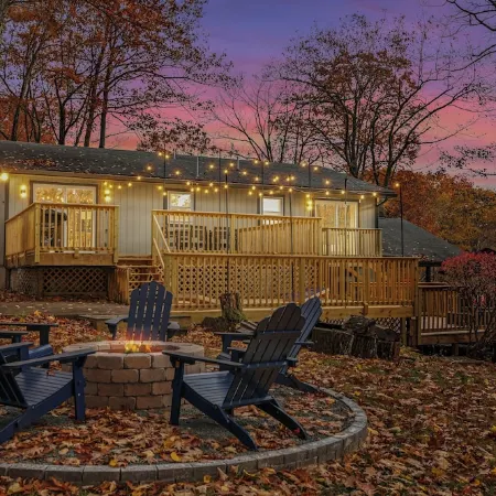 Heart of Pocono Mountains - Huge Yard - Game Rm <10 min to Kalahari & Casino
