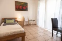 Haus Hillebrand Hotels in Remagen