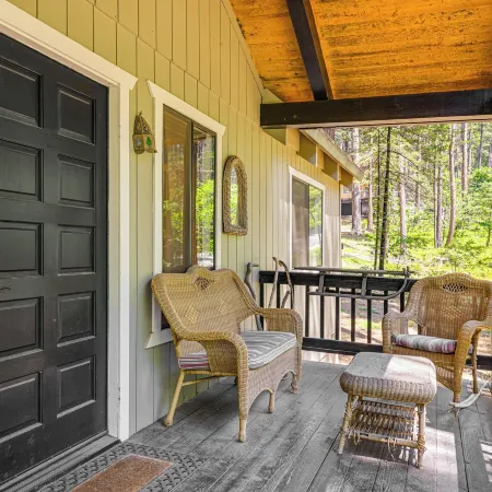 Peaceful Blue Lake Springs Cabin w/ Deck, Fire Pit
