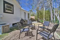 Cozy Livingston House w/ Fenced Yard + Patio! - Parkering