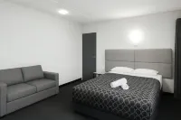 Jolly Knight Motel Hotels in Casula