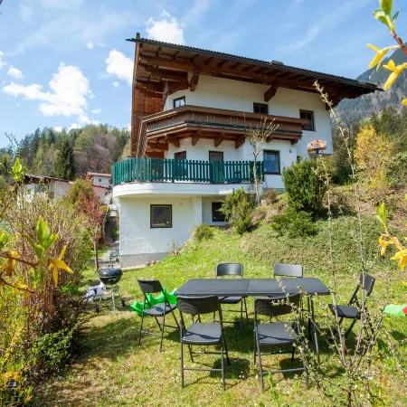 Apartment with Garden Near Hiking Trails Hotéis em Finkenberg