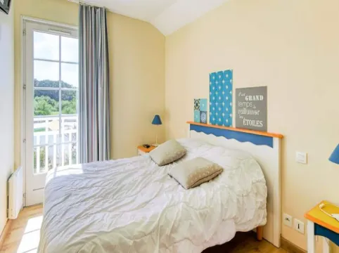 3 room house for 6 people - Selection