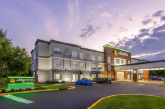 La Quinta Inn & Suites by Wyndham Mt. Laurel - Philadelphia Hoteles en Mount Laurel