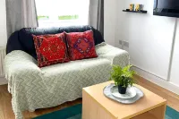 Apartment - Sleeps 2 - Parking - Station Close
