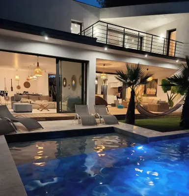 CASA LUMA between the sea and Montpellier Hotels in Lattes