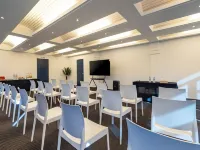 Grand Riccarton Hotel Hotels near Riccarton