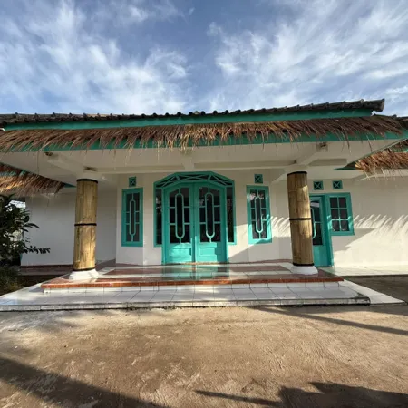 Stay and Farm Hostel