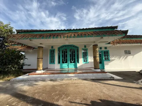 Stay and Farm Hostel