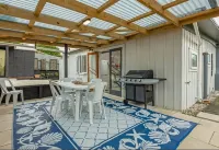 Beachy Bach - With Brand New Spa Pool! Hotels in Foxton Beach