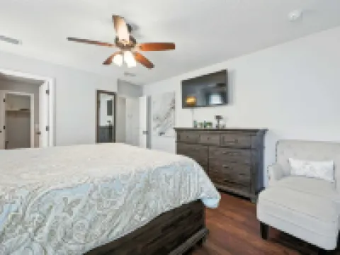 Salty Tradewind Retreat - 14ppl! Hotels in Butler Beach