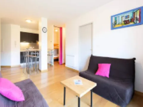 2 Rooms for 6 People