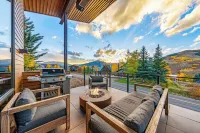 Crested Butte Mountain | Hot Tub, BBQ Area & Views