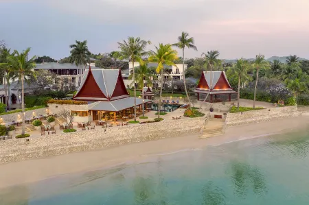 Chiva-Som International Health Resort Отели рядом с достопримечательностью «Hua Hin Clock Tower»