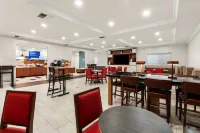 โรงแรม Holiday Inn Express & Suites แคลมัท ฟอลส์ เซ็นทรัล บาย IHG - พร้อมอาหารเช้า
