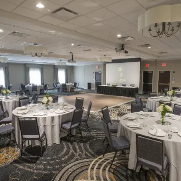 voco THE CLAIR CINCINNATI DOWNTOWN by IHG