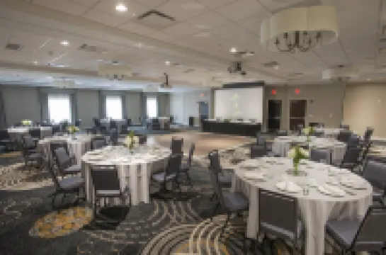 voco THE CLAIR CINCINNATI DOWNTOWN by IHG